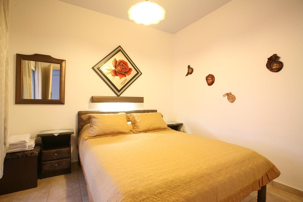 Aigli Apartments Néa Ankhíalos Exterior foto